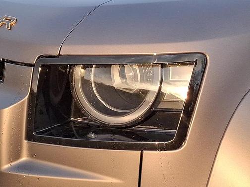 2026 Land Rover Defender OCTA