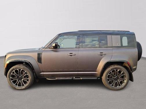 2026 Land Rover Defender OCTA