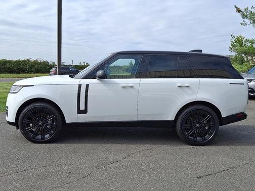 2025 Land Rover Range Rover P400 SE