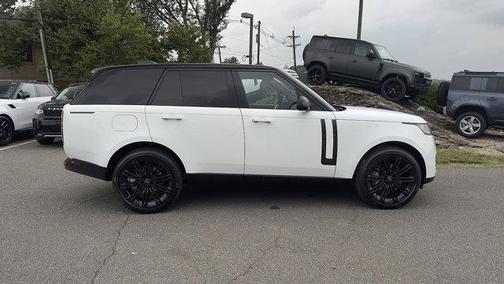 2025 Land Rover Range Rover P400 SE