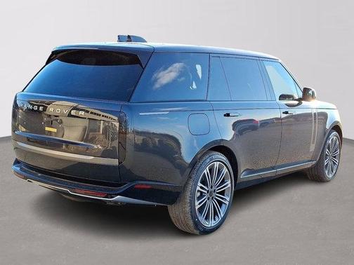 2026 Land Rover Range Rover P530 SE 7 Seat
