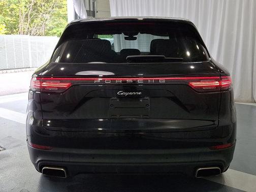 2022 Porsche Cayenne 