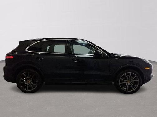 2022 Porsche Cayenne 