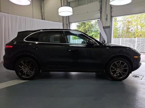2022 Porsche Cayenne 