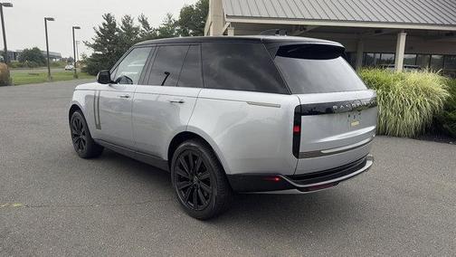 2025 Land Rover Range Rover P530 SE