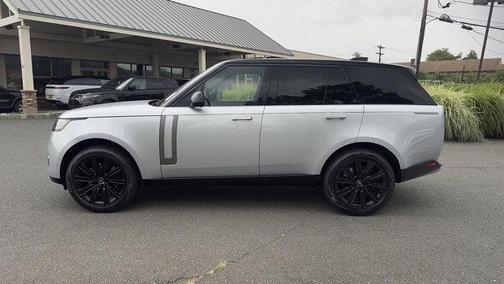 2025 Land Rover Range Rover P530 SE