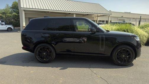 2025 Land Rover Range Rover P400 SE