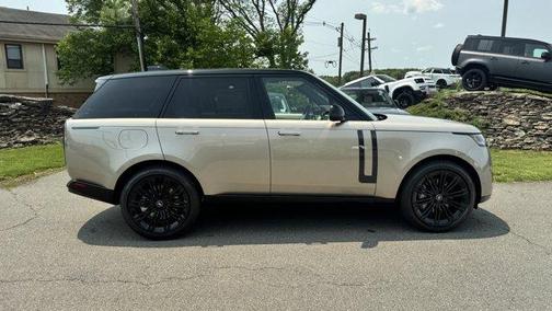 2025 Land Rover Range Rover P530 SE