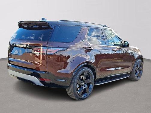 2026 Land Rover Discovery Tempest Edition