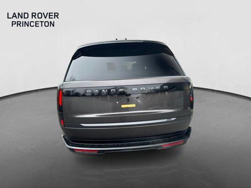 2025 Land Rover Range Rover P400 SE