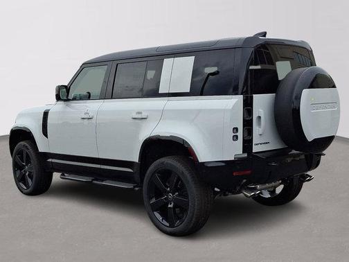 2025 Land Rover Defender P525 V8
