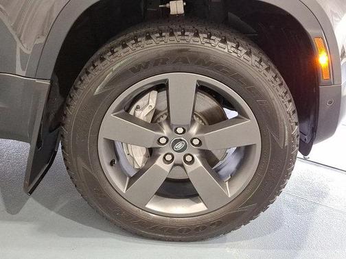 2025 Land Rover Defender P300