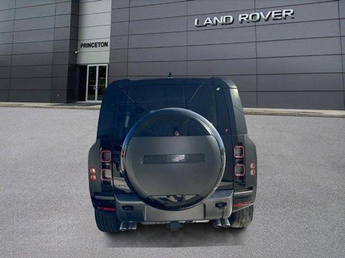 2025 Land Rover Defender P525 V8
