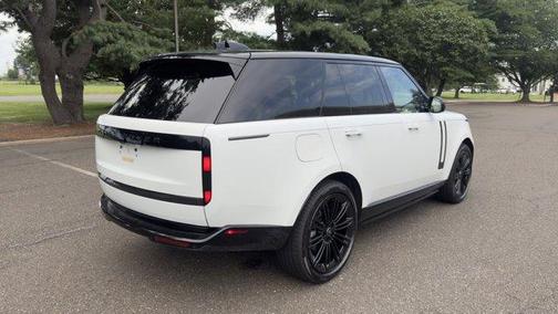 2025 Land Rover Range Rover P400 SE