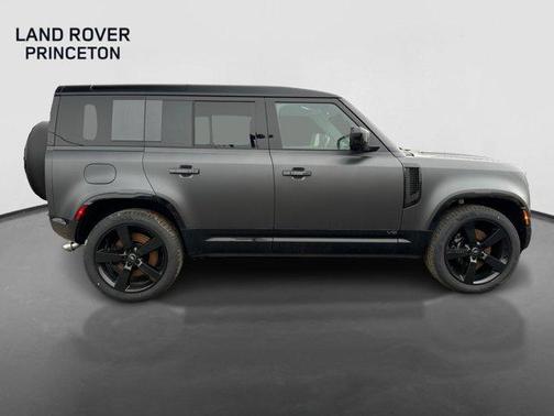 2025 Land Rover Defender P525 V8