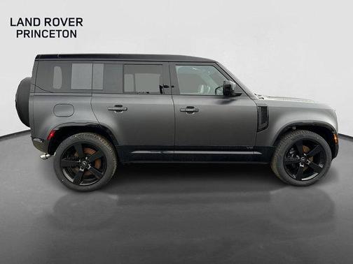 2025 Land Rover Defender P525 V8