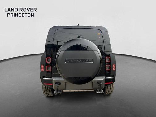 2025 Land Rover Defender P525 V8
