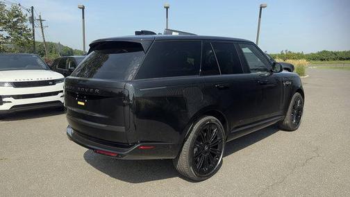 2025 Land Rover Range Rover P530 SE