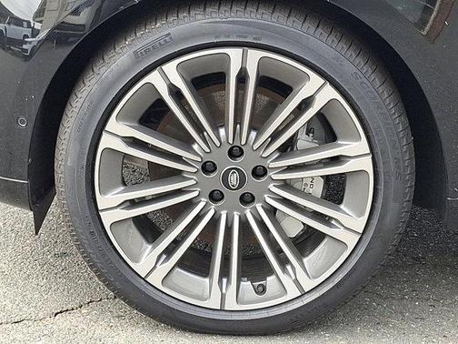 2025 Land Rover Range Rover P530 SE