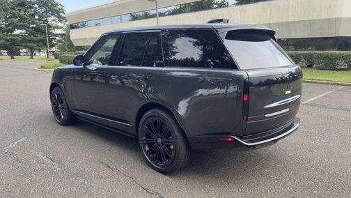 2025 Land Rover Range Rover P530 SE