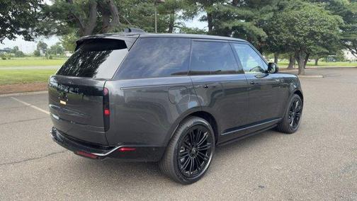 2025 Land Rover Range Rover P530 SE