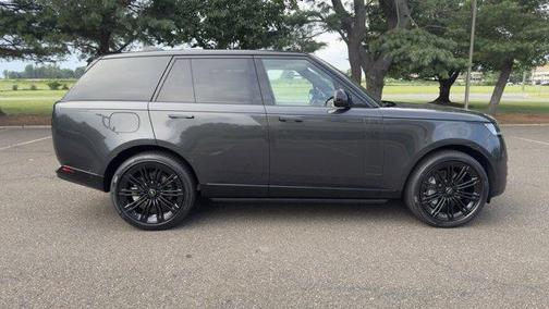 2025 Land Rover Range Rover P530 SE