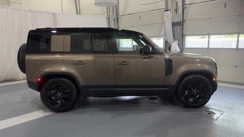2025 Land Rover Defender P300
