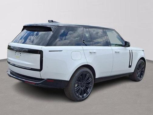 Ostuni Pearl White 2026 Land Rover Range Rover P400 SE