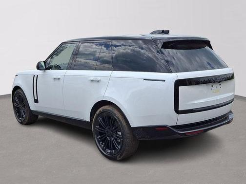 Ostuni Pearl White 2026 Land Rover Range Rover P400 SE