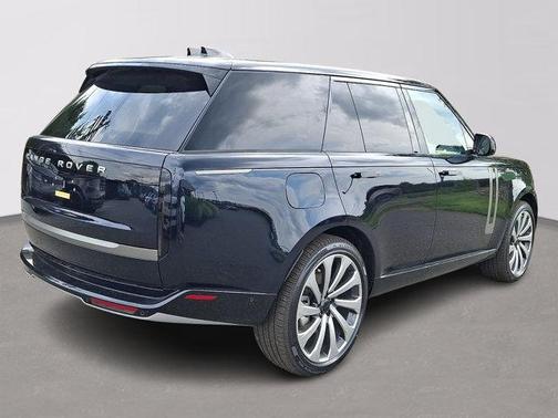 Constellation Blue Ultra Metallic Gloss 2026 Land Rover Range Rover P400 SE