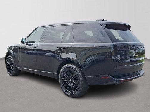 2025 Land Rover Range Rover P400 SE 7 Seat