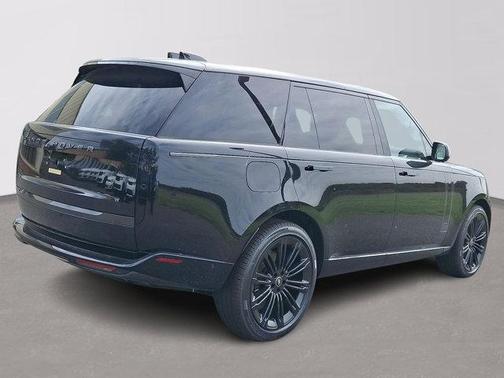 2025 Land Rover Range Rover P400 SE 7 Seat