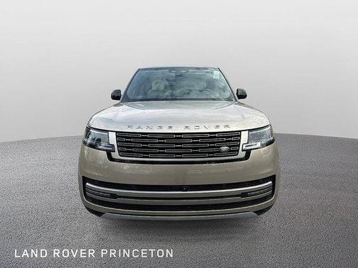 2025 Land Rover Range Rover P530 SE
