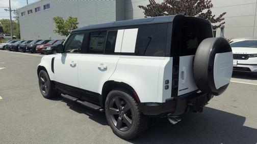 2025 Land Rover Defender P525 V8