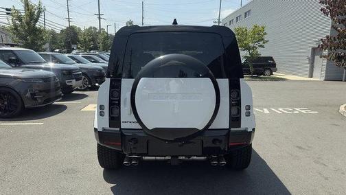 2025 Land Rover Defender P525 V8