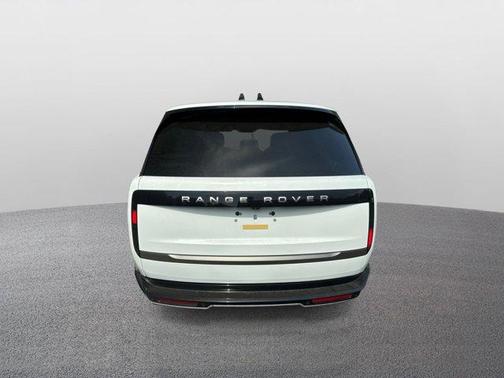 2025 Land Rover Range Rover P400 SE 7 Seat