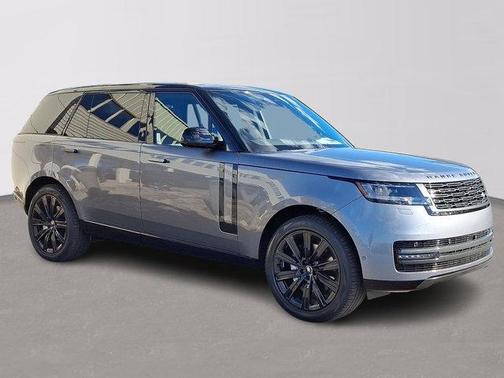 2025 Land Rover Range Rover P400 SE 7 Seat