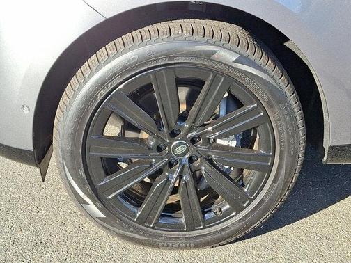 2025 Land Rover Range Rover P400 SE 7 Seat