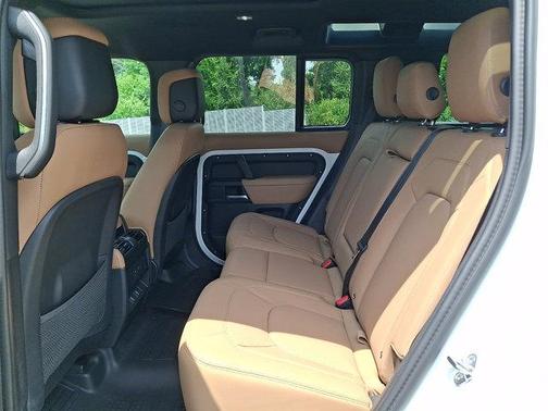 Fuji White 2026 Land Rover Defender P400 X-Dynamic SE