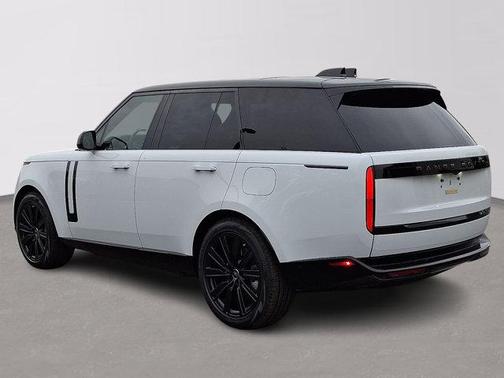 2025 Land Rover Range Rover P550e SE