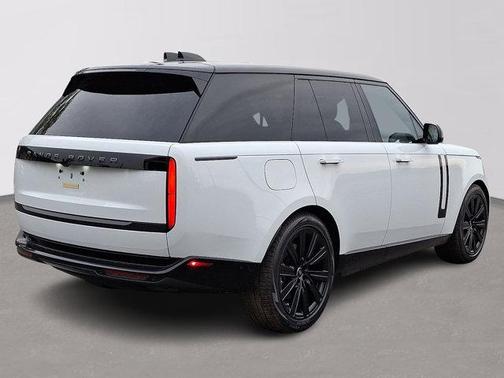 2025 Land Rover Range Rover P550e SE