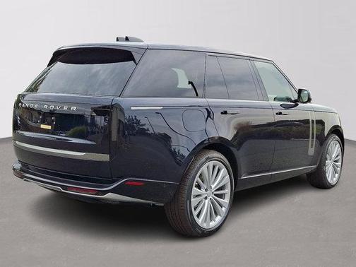 2025 Land Rover Range Rover P400 SE