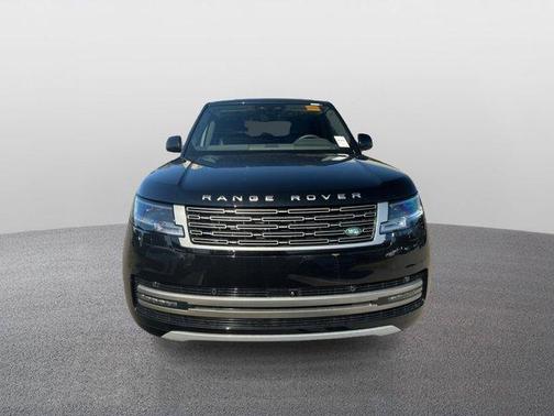 2025 Land Rover Range Rover P550e SE