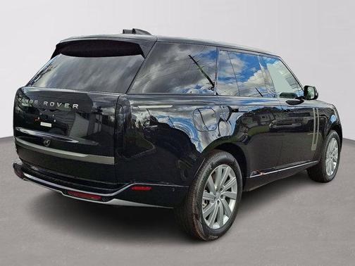2025 Land Rover Range Rover P550e SE