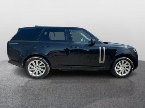 2025 Land Rover Range Rover P550e SE
