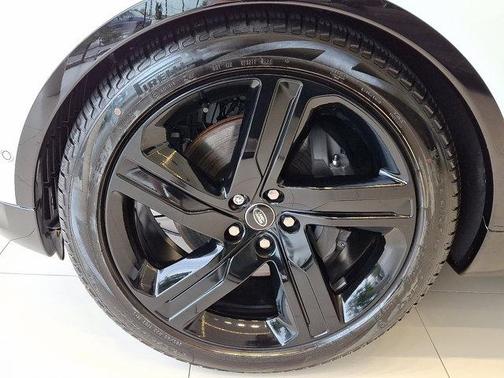 2025 Land Rover Discovery P360 Dynamic SE