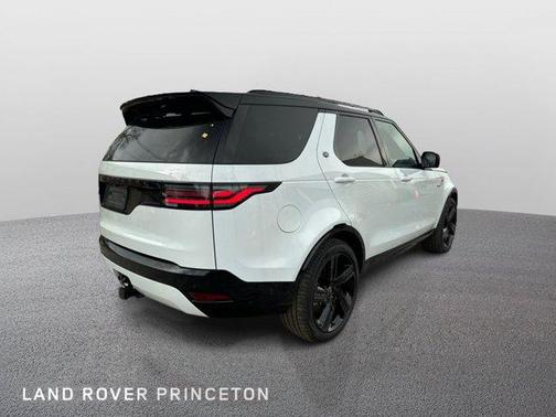 2025 Land Rover Discovery P360 Dynamic SE