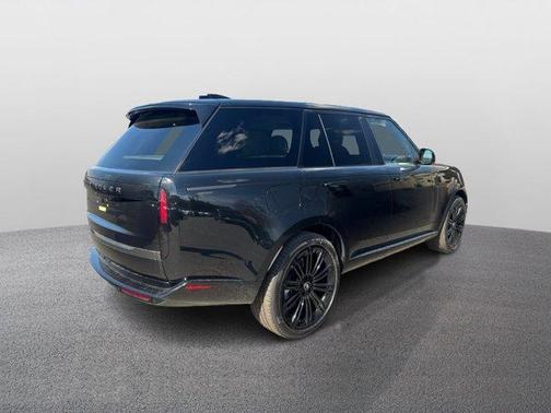 2025 Land Rover Range Rover P530 SE