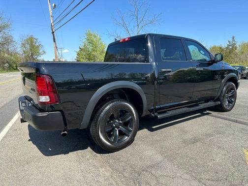 Diamond Black Crystal Pearlcoat 2022 RAM 1500 Classic Warlock Crew Cab 4x4 5'7' Box