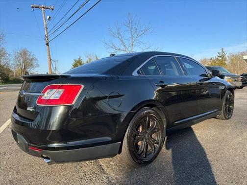 2010 Ford Taurus SHO Sedan 4D